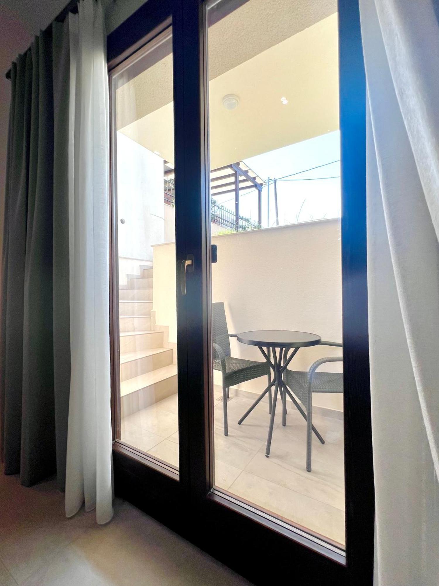 La Mer Luxury Apartments Иерисос Екстериор снимка